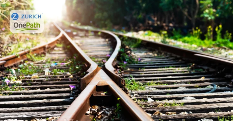 Two train tracks with the words onecash on them.