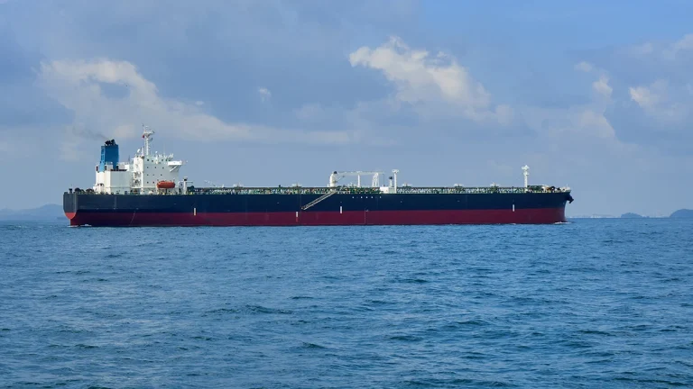 shadow-fleet-vessel-collides-with-singapore-flagged-tanker-hafnia-nile