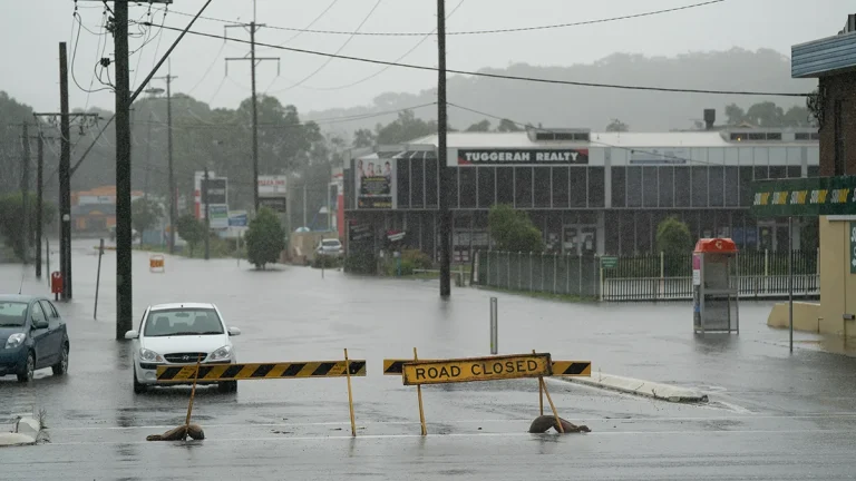 hollard-munich-re-swiss-re-join-australias-hazards-insurance-partnership