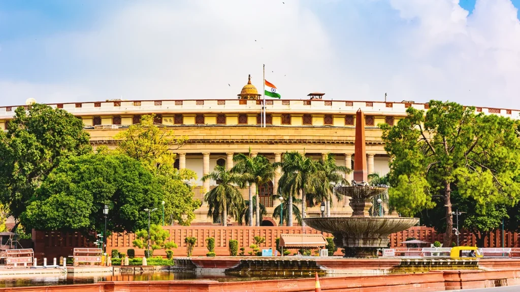 India planning to amend insurance laws to allow composite licences and 100 FDI - report