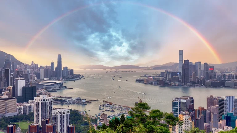 tidal-wave-of-demand-for-hong-kong-insurance-wealth-transfer-products
