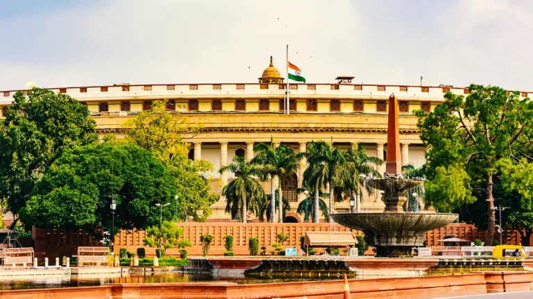 india-insurance-fdi-rule-changes-hit-parliamentary-delay
