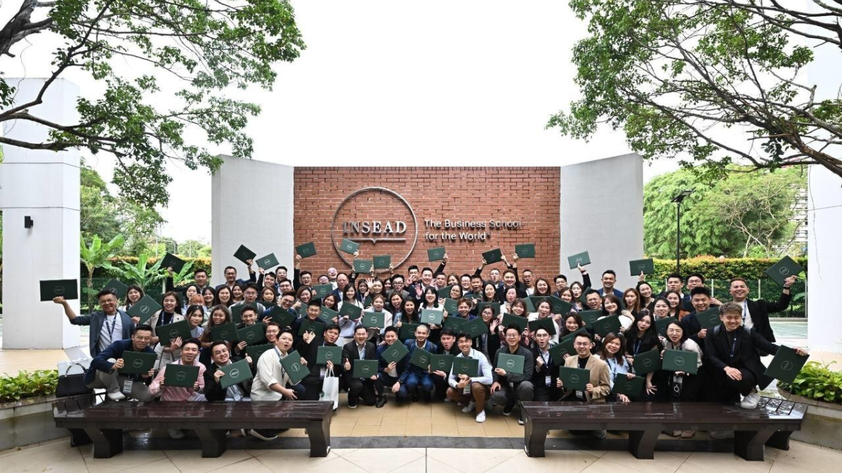 Allianz apac marks first graduations from insead partnered pinnacle excellence programme