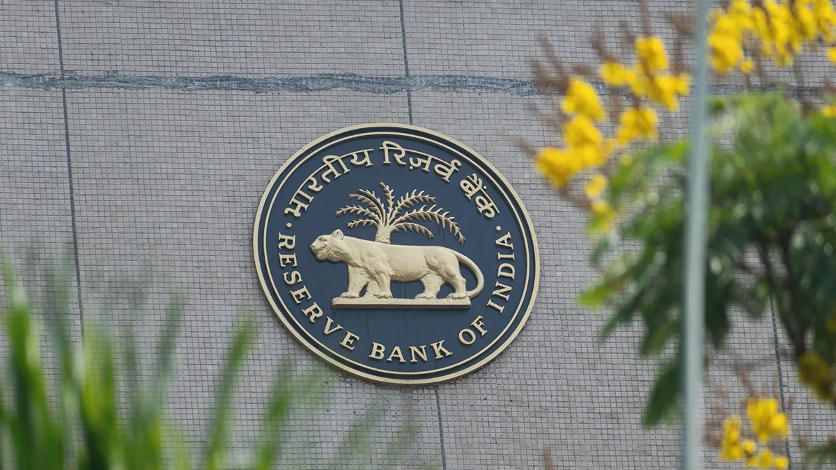 Indian insurers hedging options increase as rbi allows bond forward trading