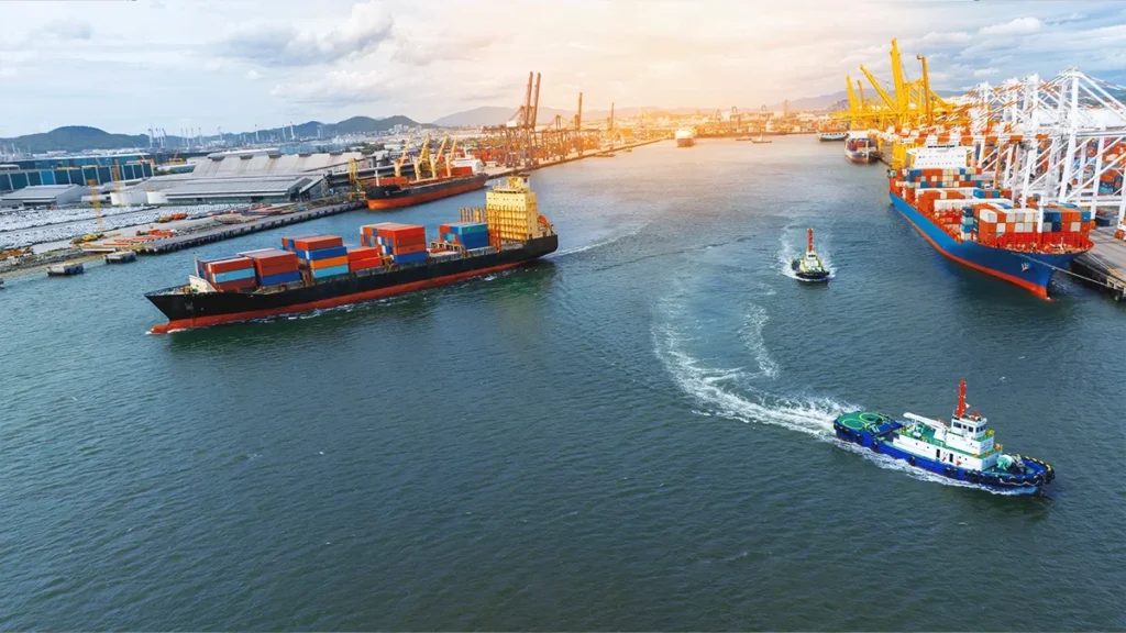 allianz-commercial-global-shipping-faces-mounting-risks-amid-trade-tensions-rerouting-costs