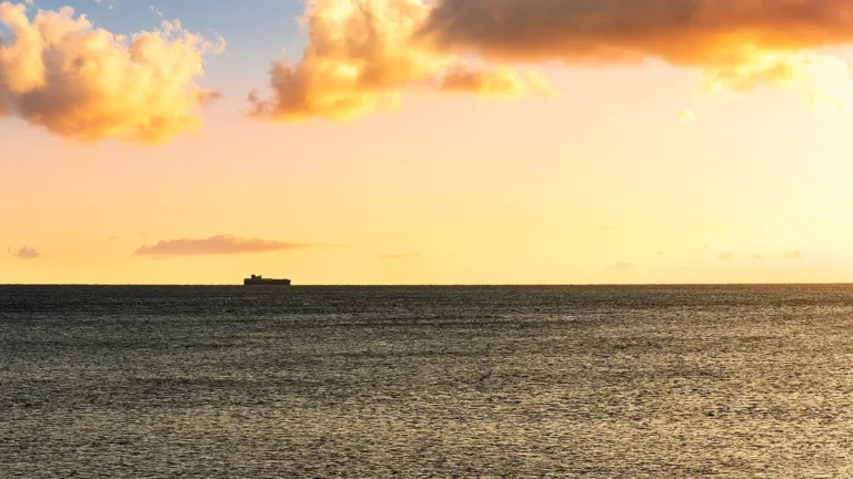 australia-imposes-sanctions-on-60-russian-shadow-fleet-vessels-to-curb-illicit-oil-trade