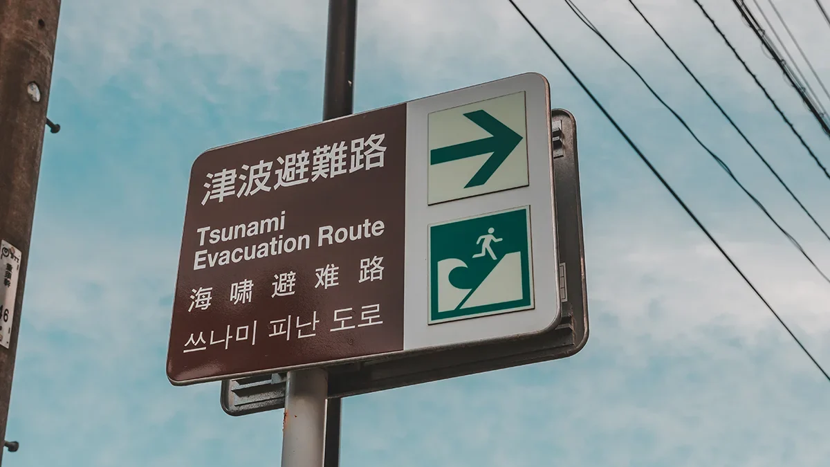 Japan evacuates coast after 8 8 quake near russia sparks tsunami threat  rein asia