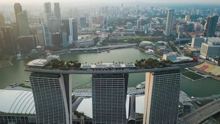singapore-life-insurers-post-record-us2-3bn-in-new-business-as-consumers-shift-to-comprehensive-policies