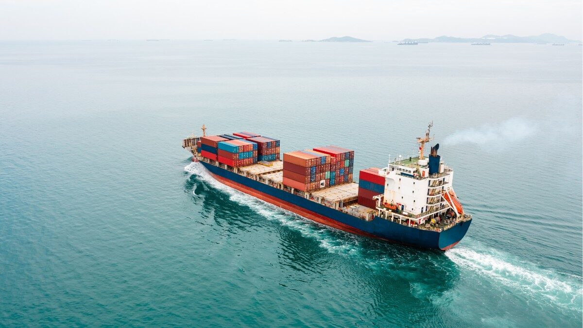 Apac grows to nearly 30 of global marine insurance premiums iumi  rein asia