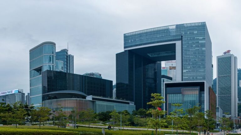 hk-chief-executives-2025-policy-address-highlights-insurance-role-in-infrastructure-marine-and-aviation