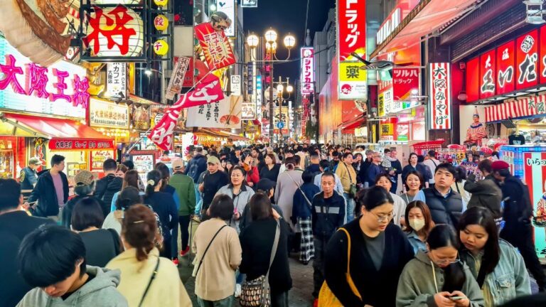 japanese-life-insurers-turn-to-domestic-bonds-amid-rising-yields-report