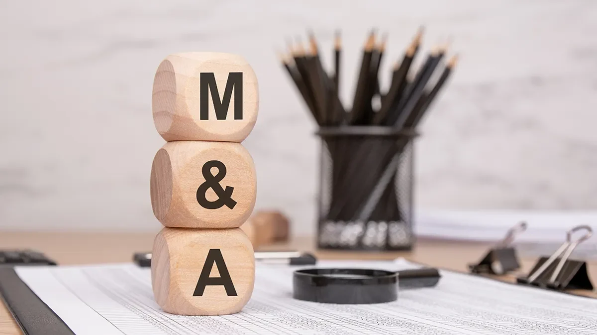 Starr to acquire lloyds specialty underwriter iquw group  rein asia