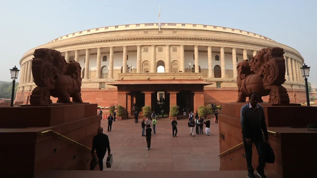 india-puts-100-insurance-fdi-cap-on-winter-session-agenda