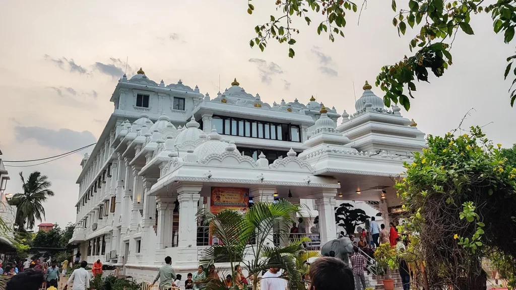 swiss-re-projects-6-9-annual-insurance-growth-for-india-driven-by-reforms