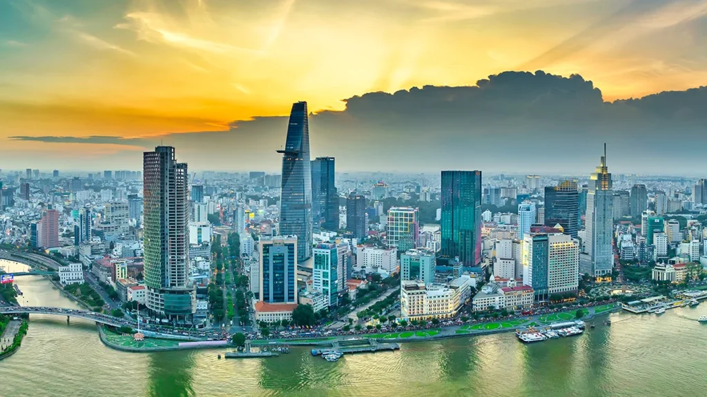 vietnam-bucks-asias-soft-market-trend-as-commercial-rates-rebound-to-15-in-q4