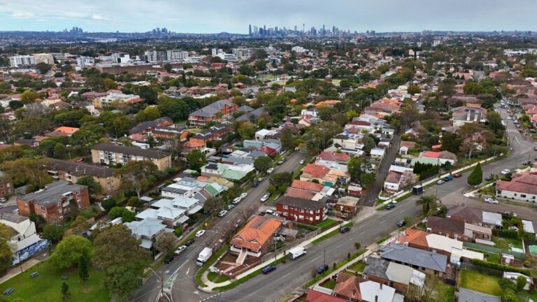 one-in-four-australian-homes-uninsured-by-2050-apra