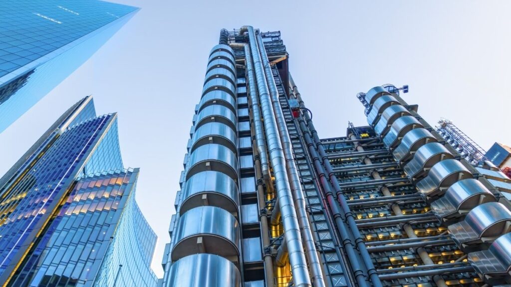 aon-projects-strong-rebound-ahead-for-lloyds-legacy-market-amid-tightened-capital-discipline