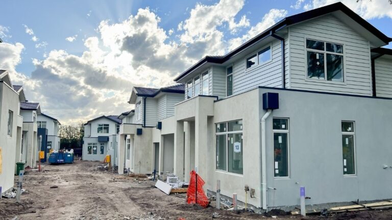 australias-home-insurance-gap-widens-amid-surging-premiums-rising-risks