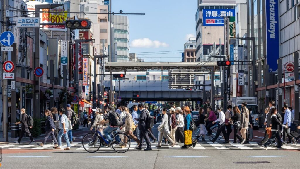 moodys-shifts-japan-life-sector-outlook-to-positive-on-rising-rates