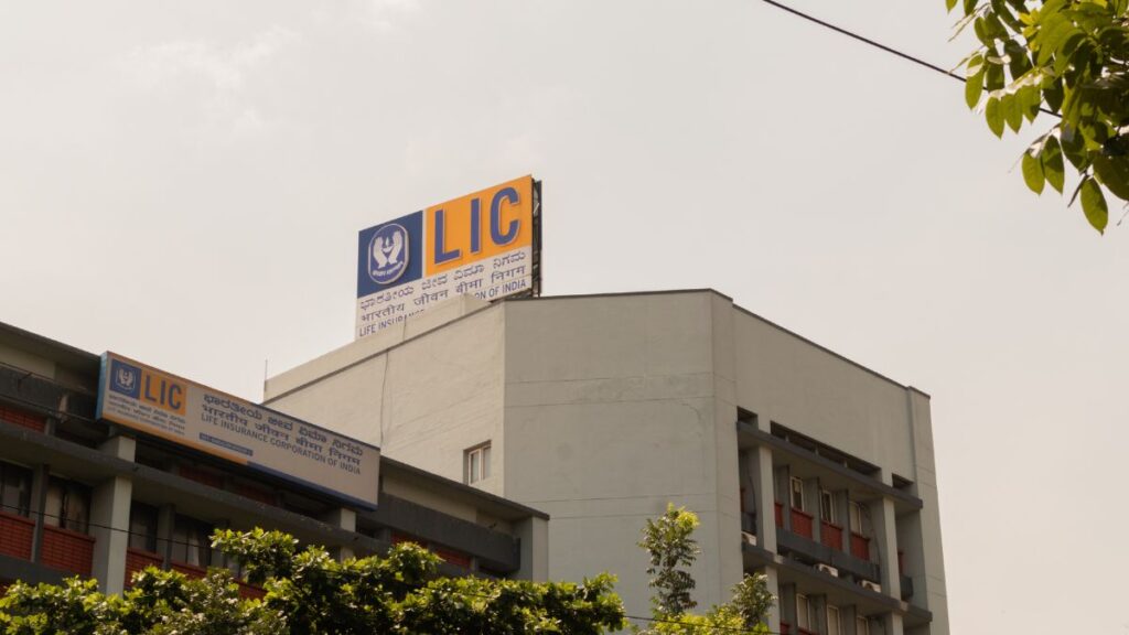 LIC