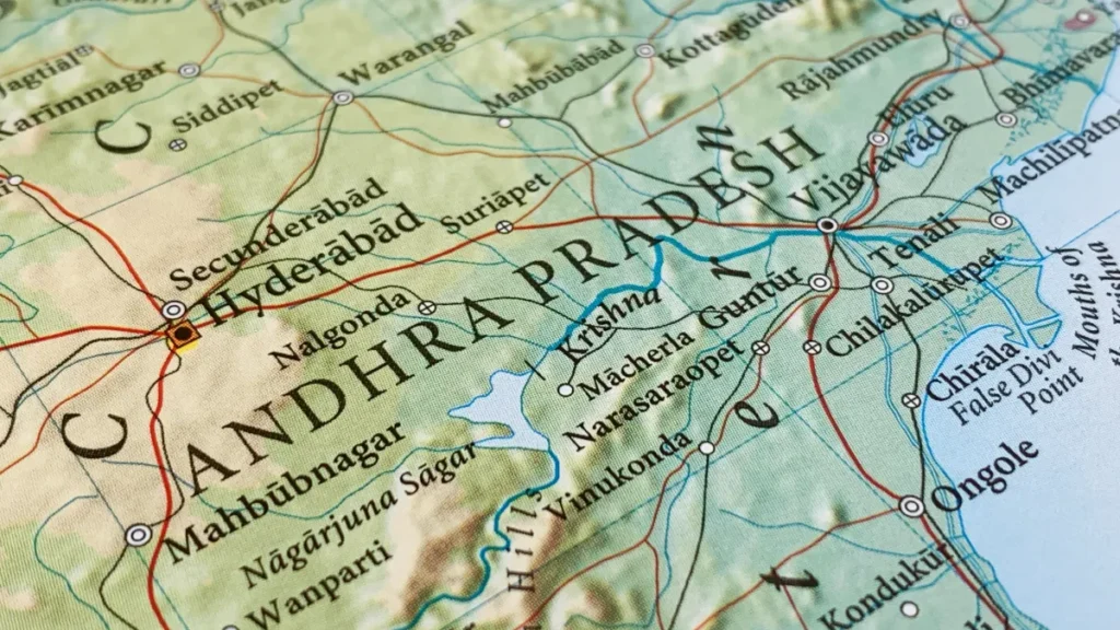 Map of Andhra Pradesh, India, showing Hyderabad, Visakhapatnam and surrounding cities along the coast.